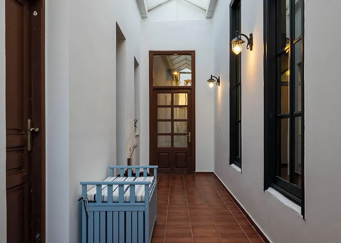 Sundial Bed & Breakfast 4*