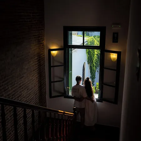 Sundial Bed & Breakfast 4*