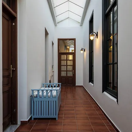 Sundial Bed & Breakfast 4*