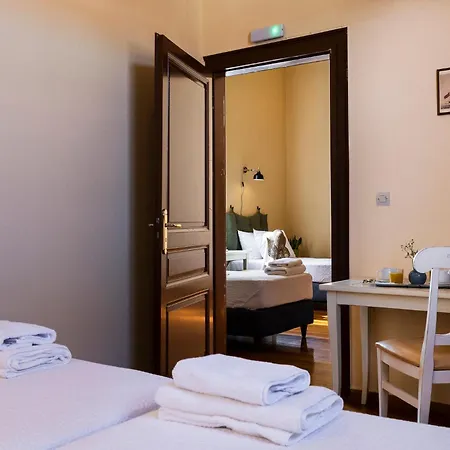 Sundial ベッド・アンド・ブレックファスト 4*